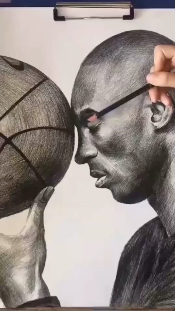素描#纪念我们可爱的科比,这幅画姗姗来迟