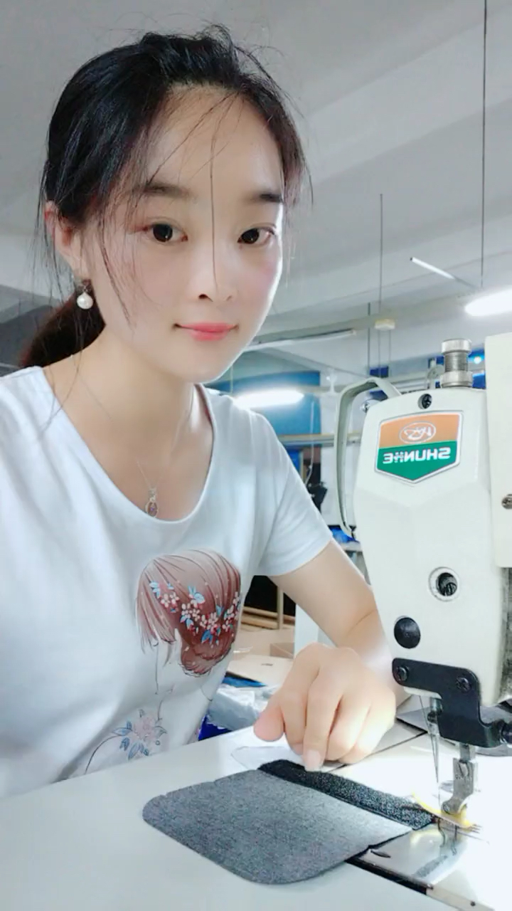 厂里上班的单身老女人