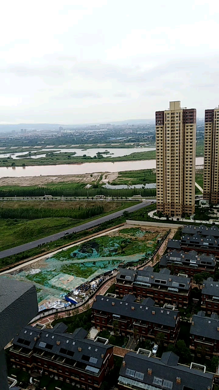 西安水半湾渭河风景