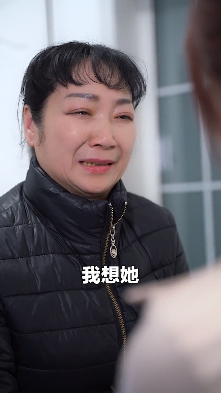 父母的爱#可怜天下父母心!保姆半夜潜入房间,竟是因为.