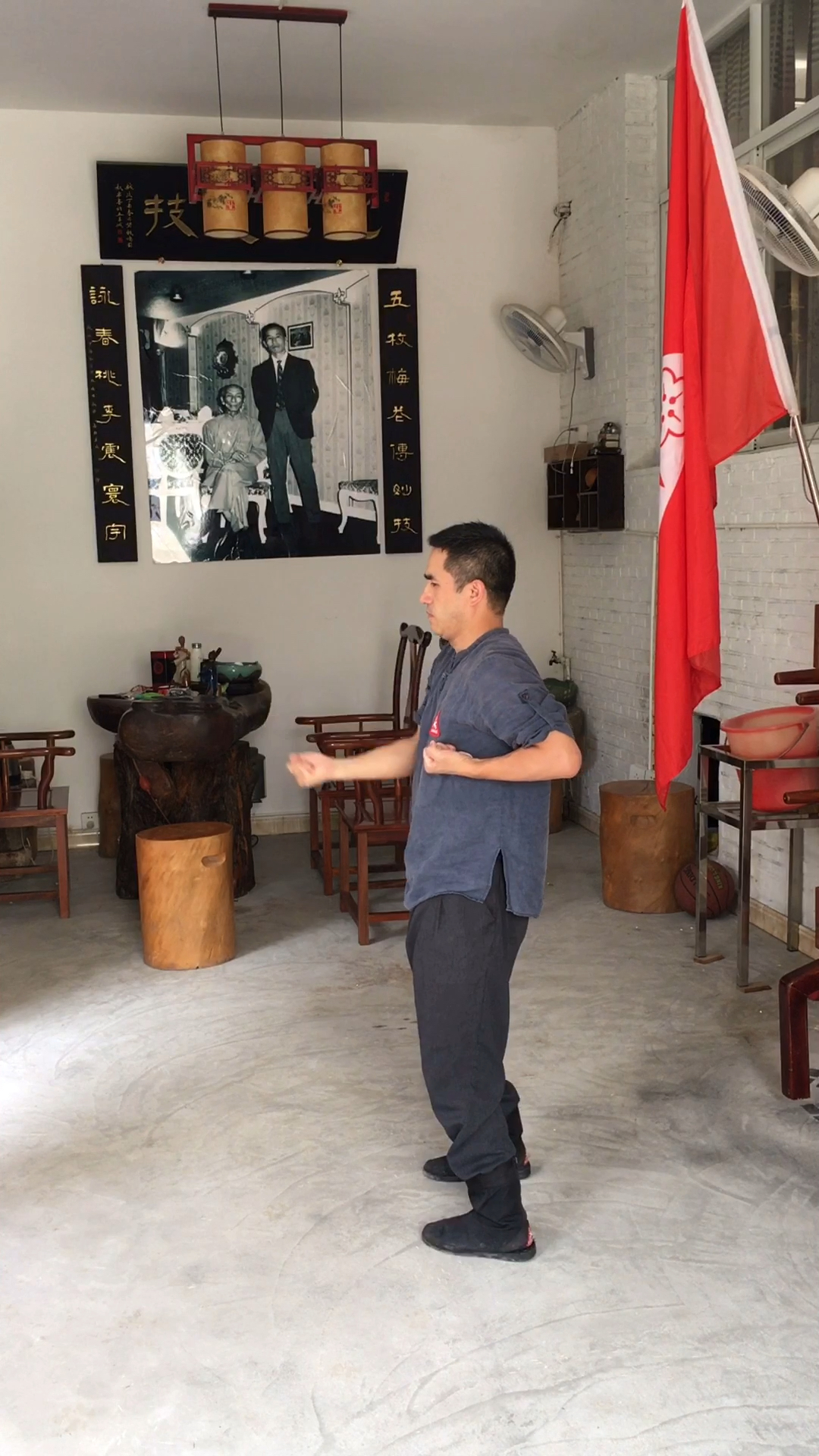 全民正能量#咏春拳中级套路-寻桥,每个动作都是一板一眼