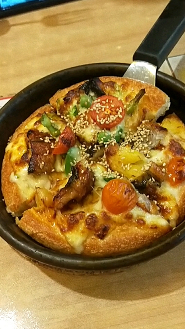 必胜客迷你版鳗鱼小披萨,味道不错