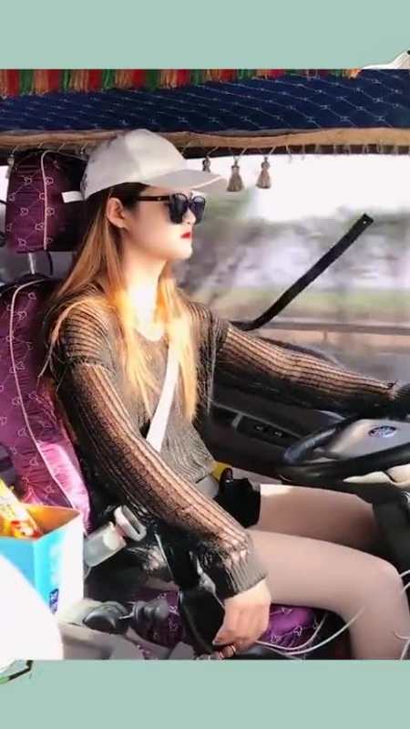 娶了个二十三岁的货车女司机,每天开车都是这样打扮,我都无语了