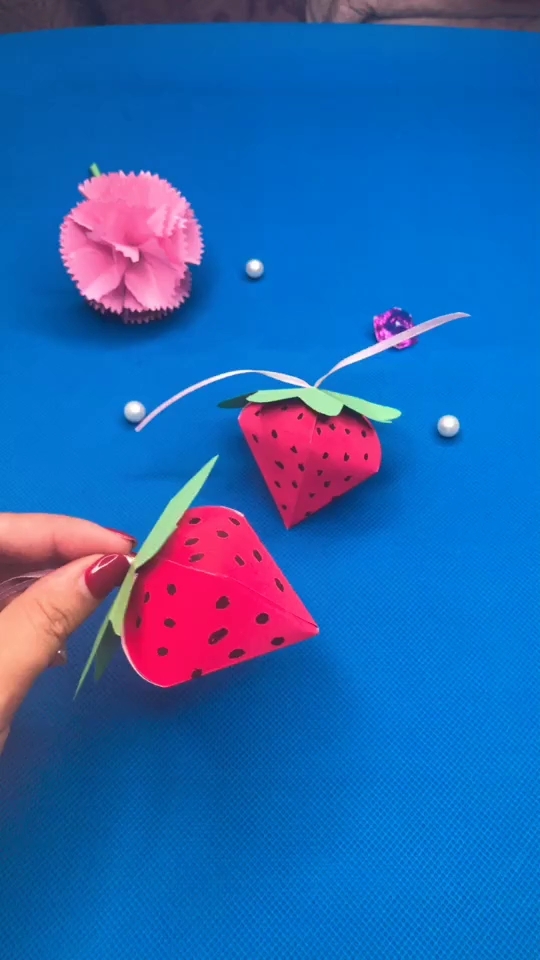 好看的迷你草莓  喜欢的点个赞吧