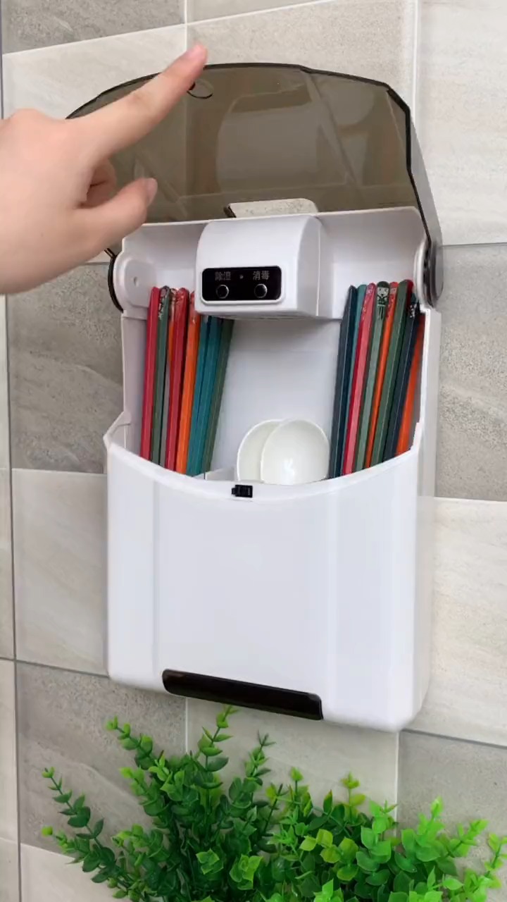 筷子潮湿容易滋生细菌,来试试这款自带除湿消毒的筷子筒,使用方便还不