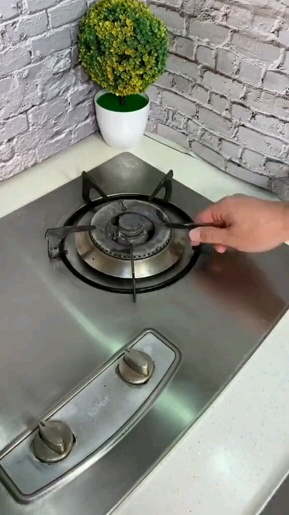 厨房灶台灶火那里容易脏不好擦,用灶台防污垫轻松解决