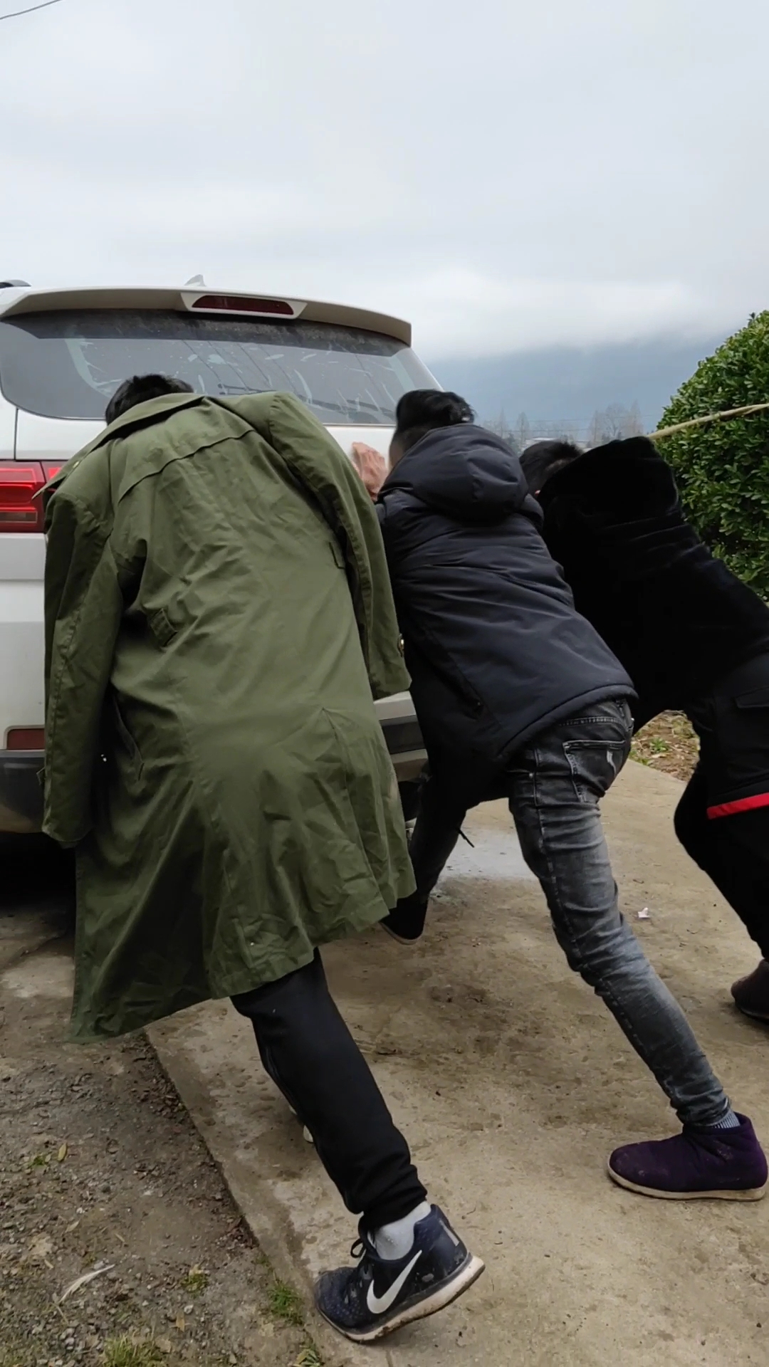 搞笑逗比 手推车!不笑你打我