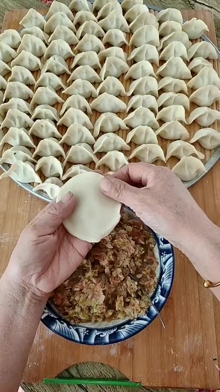 酒店元宝饺子包法!