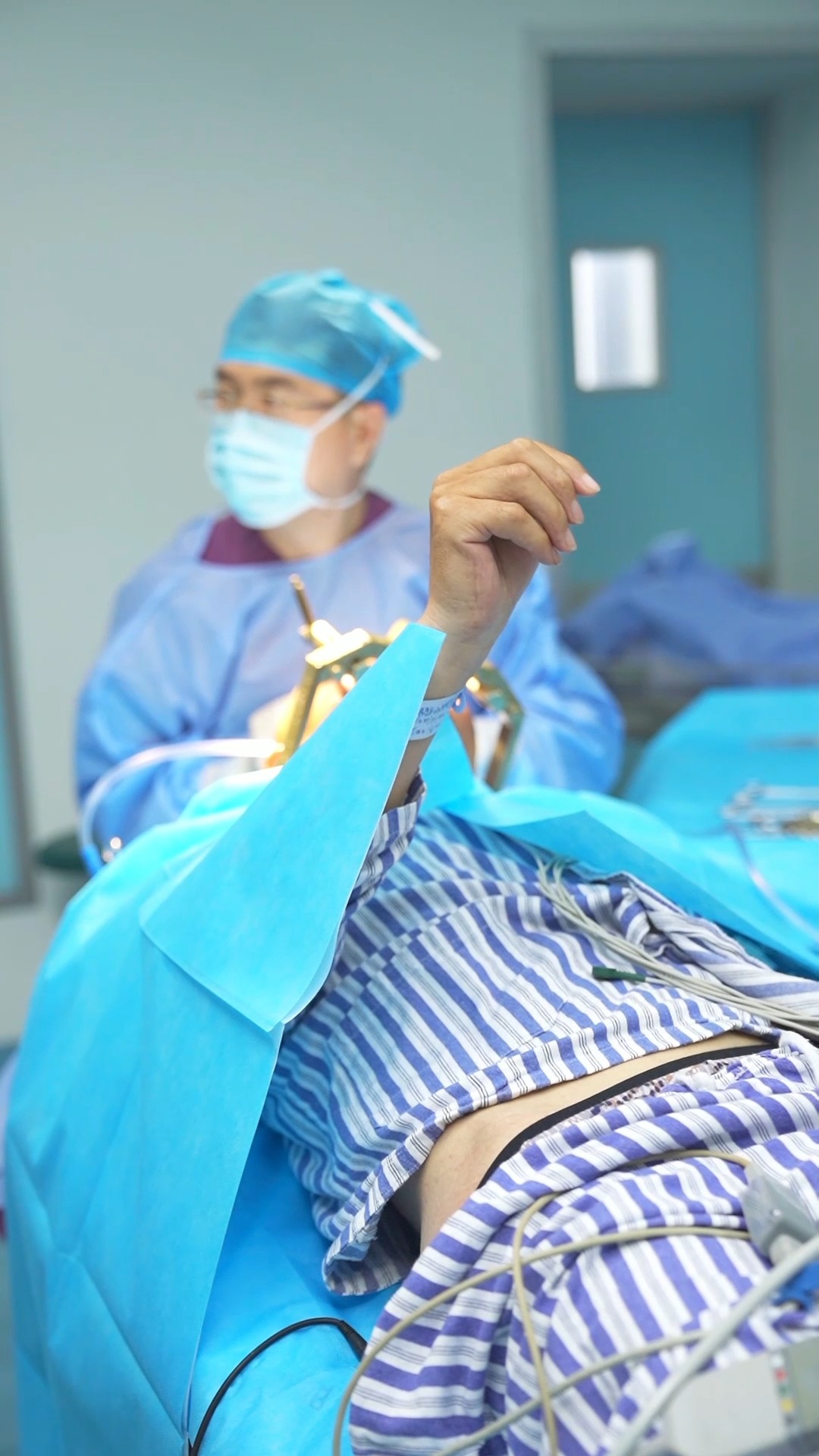 帕金森#一台手术帮病人节省2w,都不容易能帮点是点!