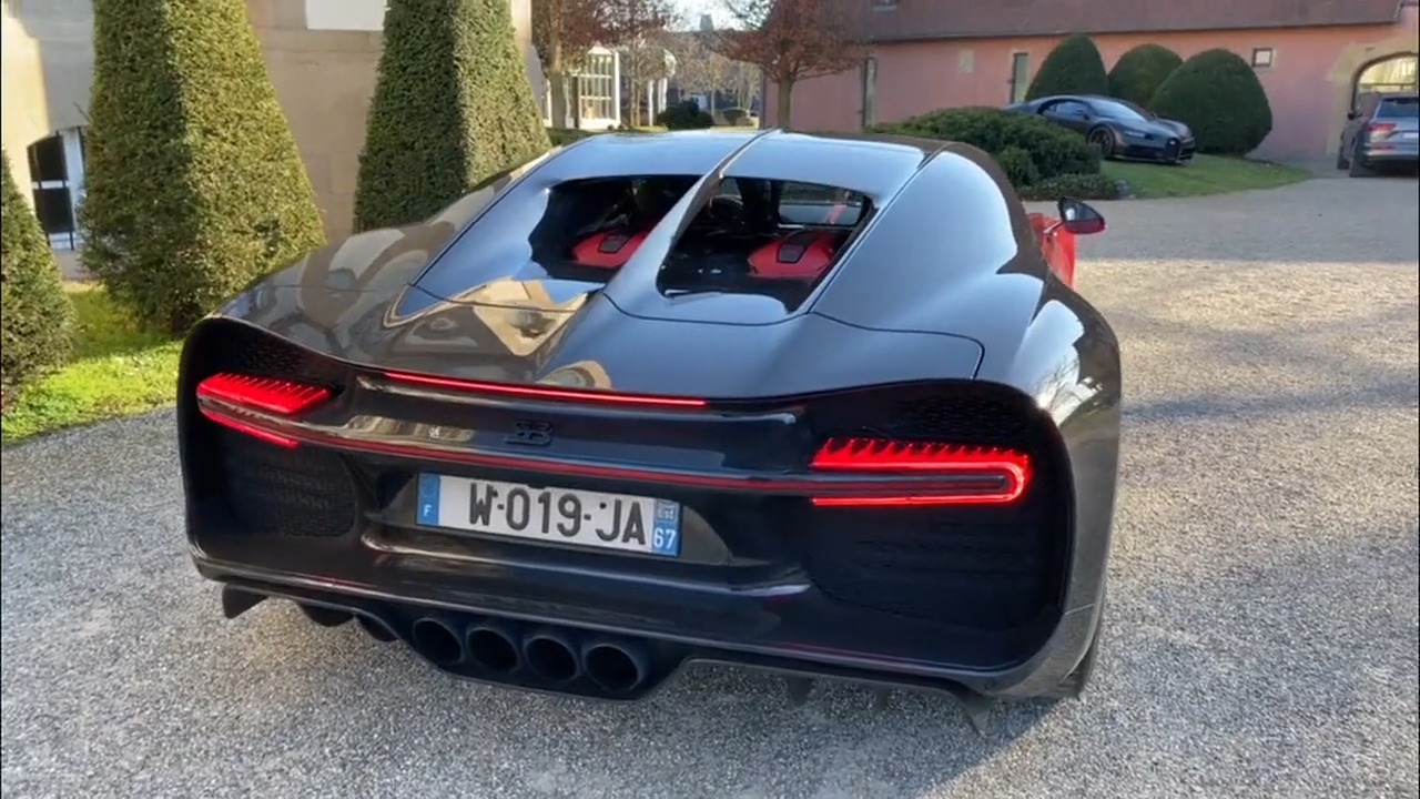 启动这台w16缸的布加迪,按下点火键,见证这台大块头的霸气!