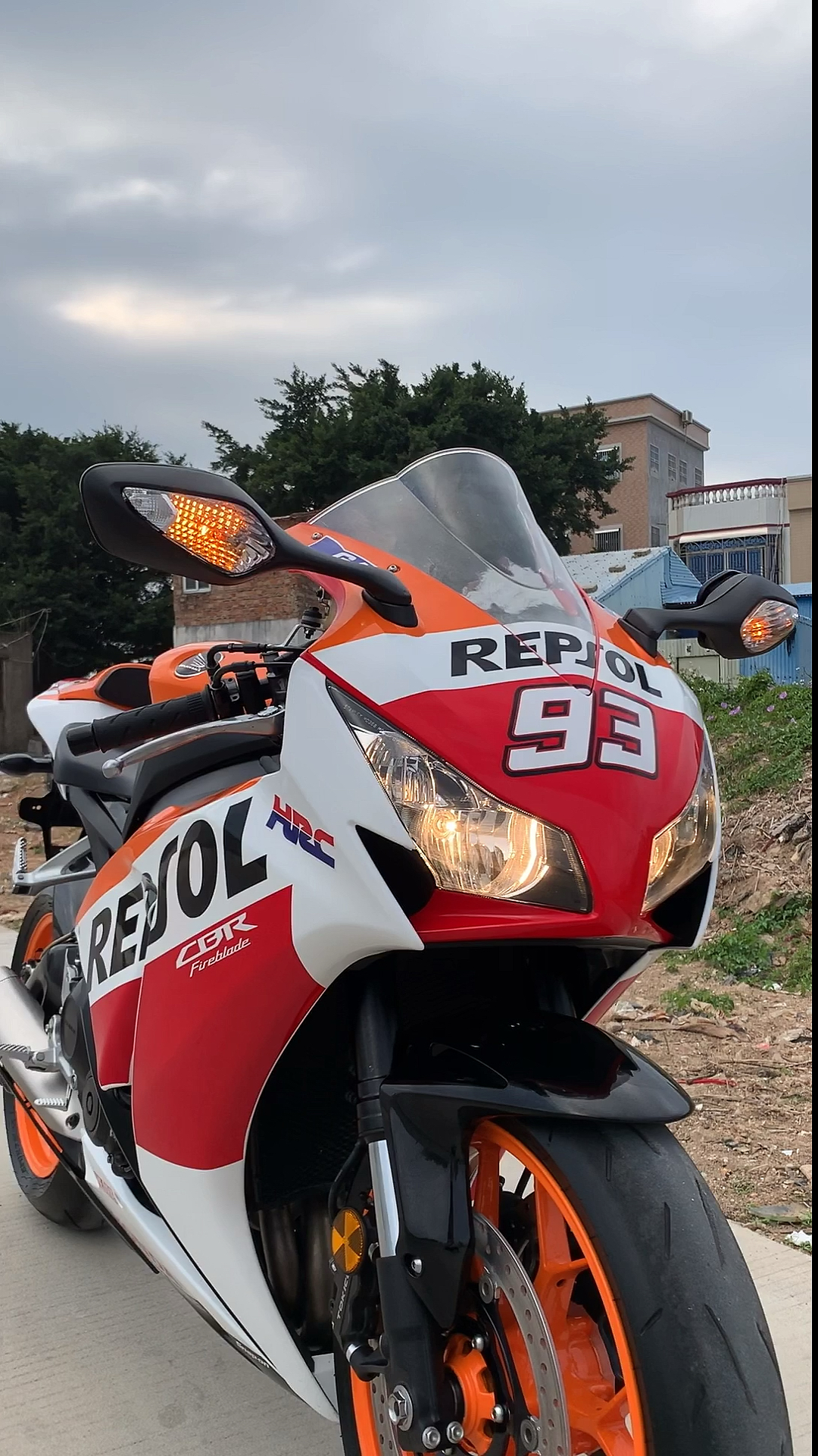 本田cbr1000#马奎斯座驾 cbr1000rr-度小视