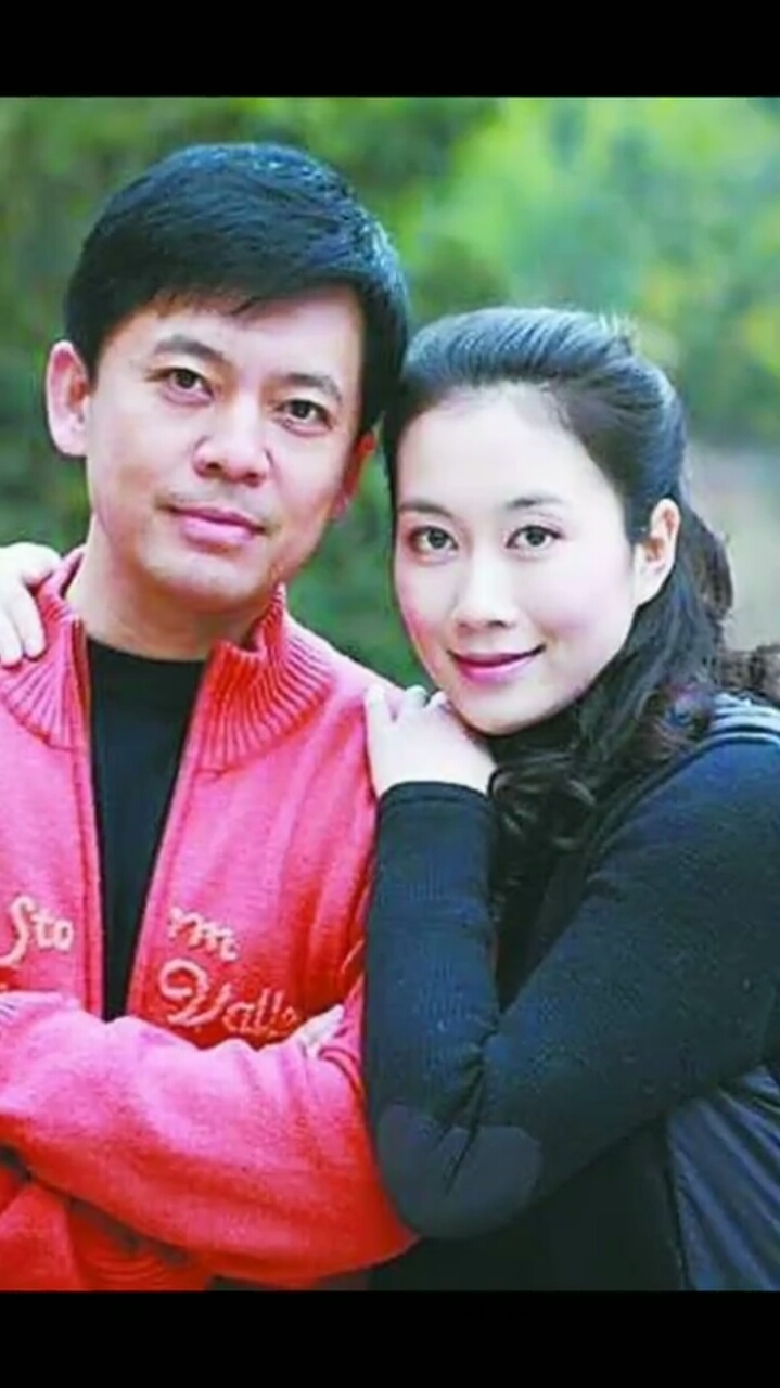 原来他们才是一对情侣在一起