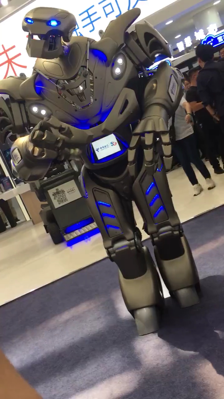 泰坦机器人,全场最靓
