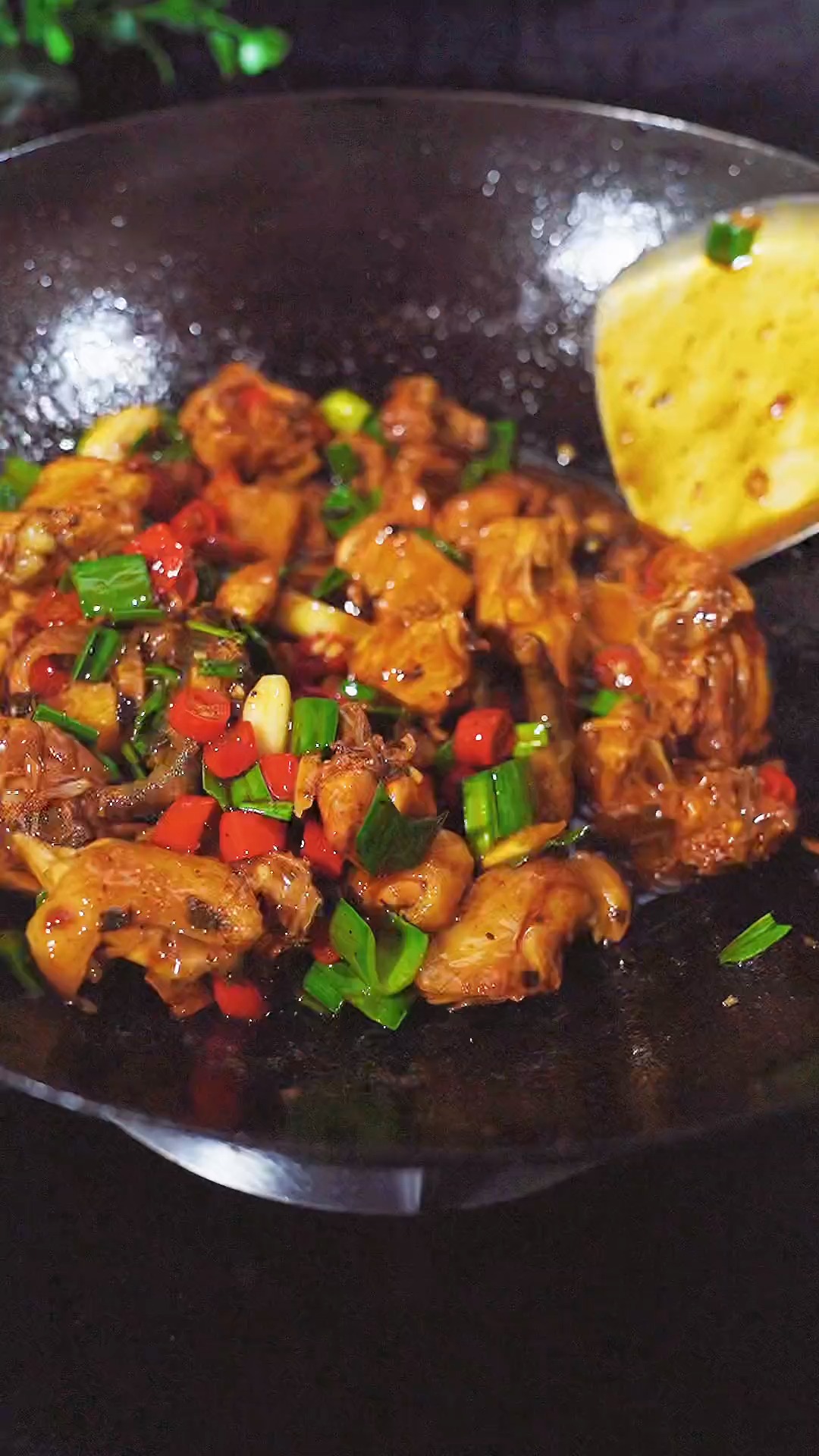 美食#湖南特色紫苏焖鸡,炒鸡中的战斗鸡,太美味了#炒鸡的家常做法.