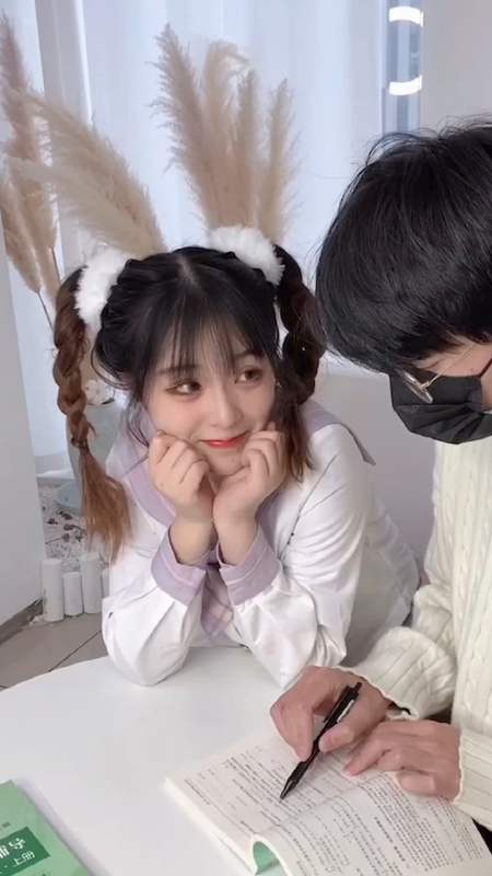 草莓朵朵alsaa 9.94万粉丝 4条评论 0/100 回复