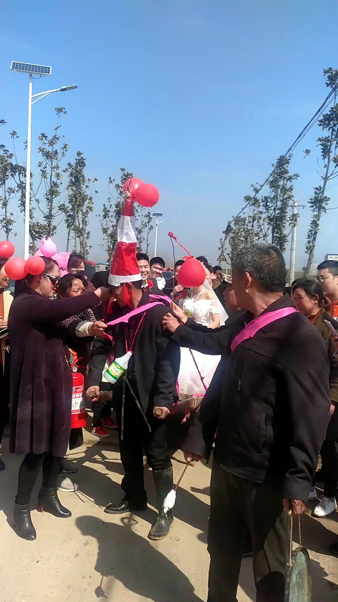 襄阳襄州,堂弟结婚的热闹场面,友友们你们那里都是怎样了