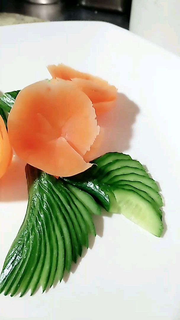 全民独门绝技咖#教你一招胡萝卜花式摆盘,学会了记得双击哦