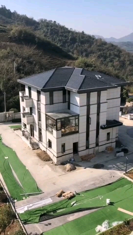 村里最豪华大别墅,每次路过都要看上几眼