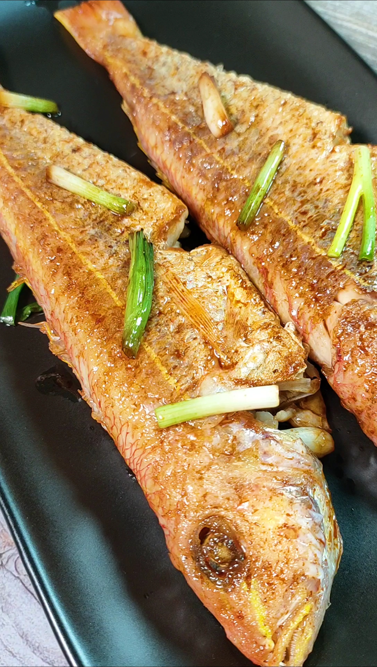 美食#香煎红杉鱼,做对这两步,皮不破还外香里嫩.