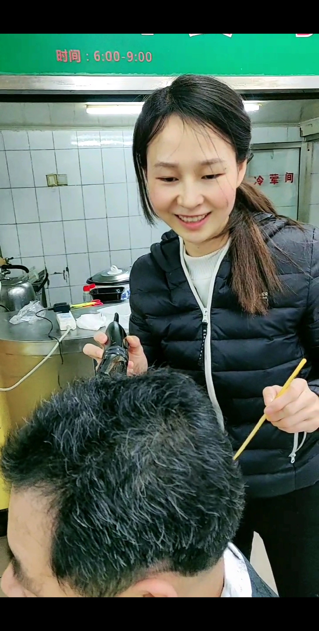 中国好媳妇#谢谢老婆为我爸理发!结婚6年了!不但给父母洗衣服!