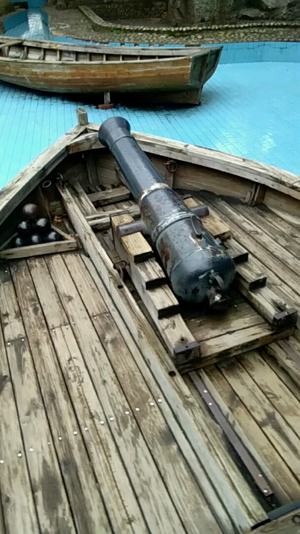 胡里山炮台:船上移动小炮.