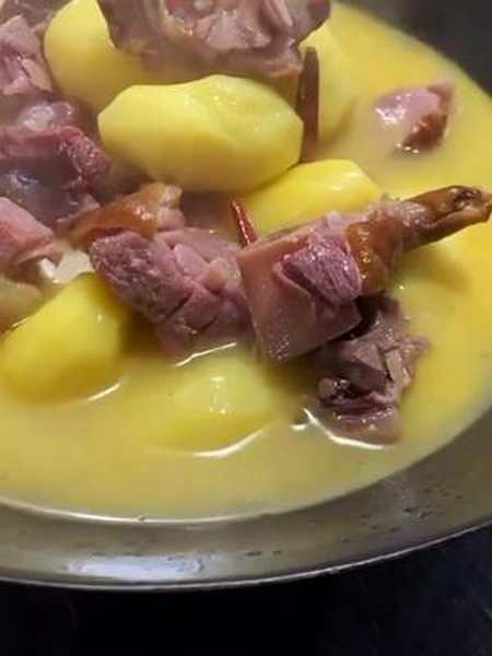 感谢老铁的支持与反馈正宗烟熏腊猪蹄餐厅实物实拍腊蹄子炖土豆烟熏腊