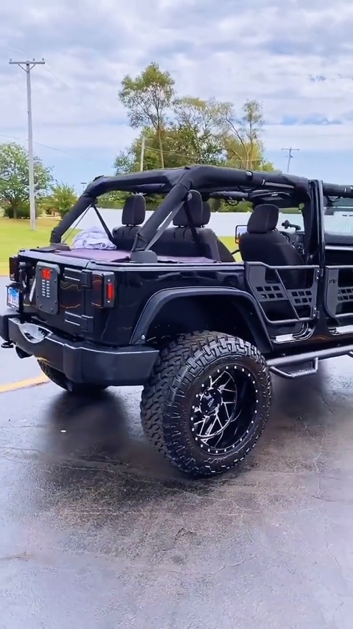 牧马人顶棚一拆连村头的老大爷都会回头看两眼