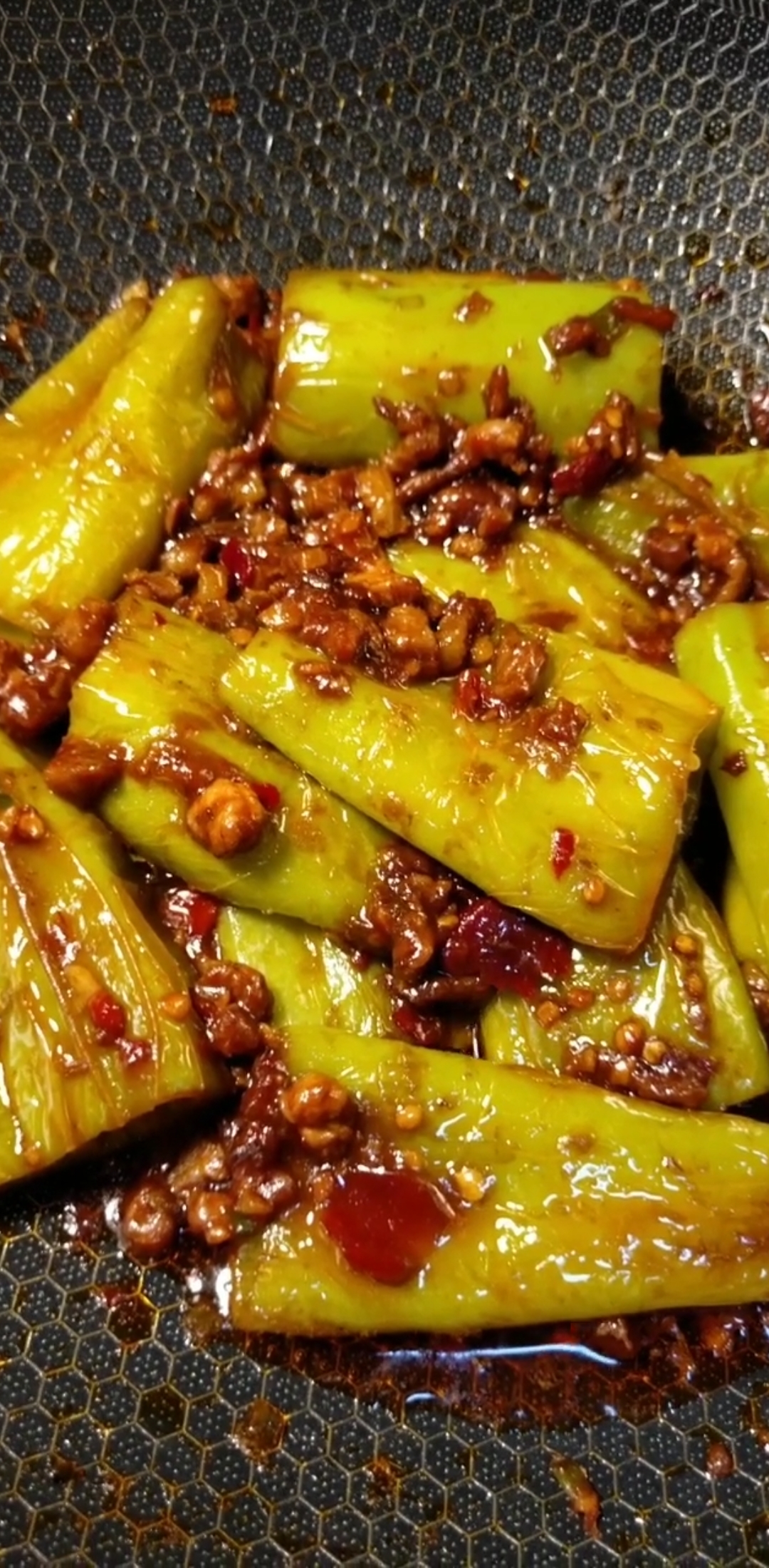 家乡特色美食#酱爆辣椒老下饭了