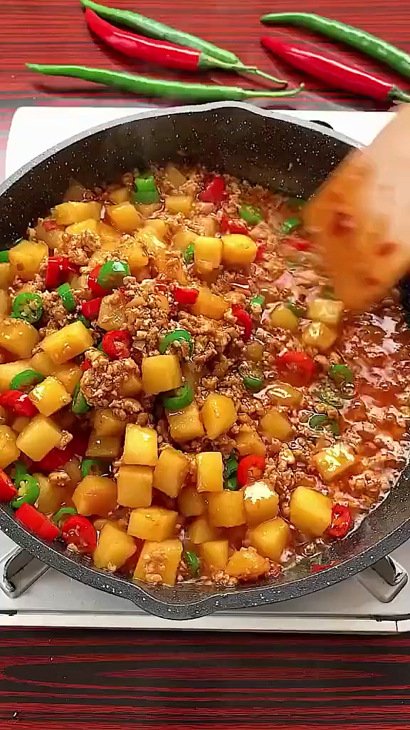 自制家庭美食#肉沫土豆块.费饭的一道菜.