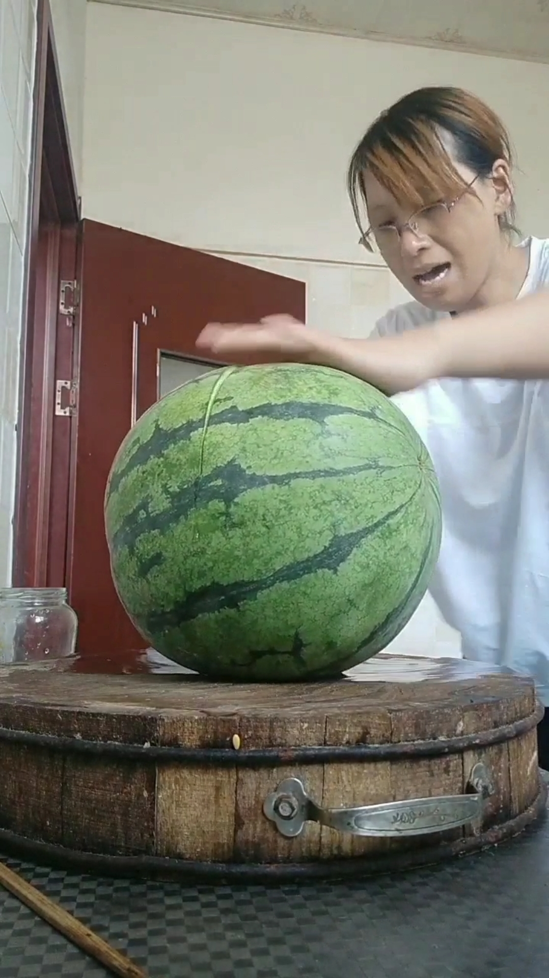 切西瓜切出怪物!