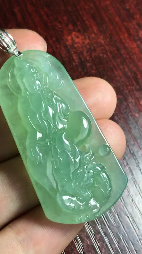冰种满绿翡翠降龙观音吊坠,尺寸50.0.25.0.7.8mm完美无纹裂