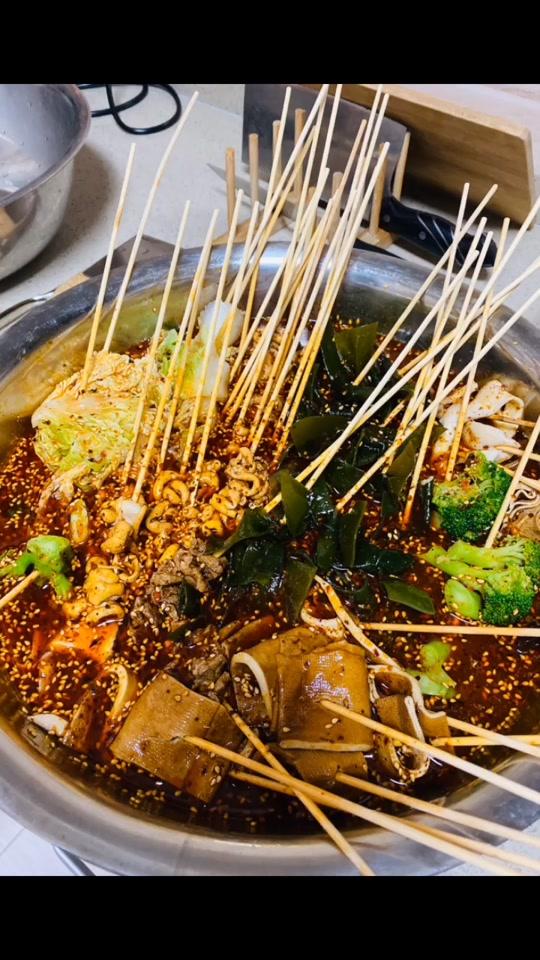 蜀中桃子姐   桃子姐家的钵钵鸡条件好吃?