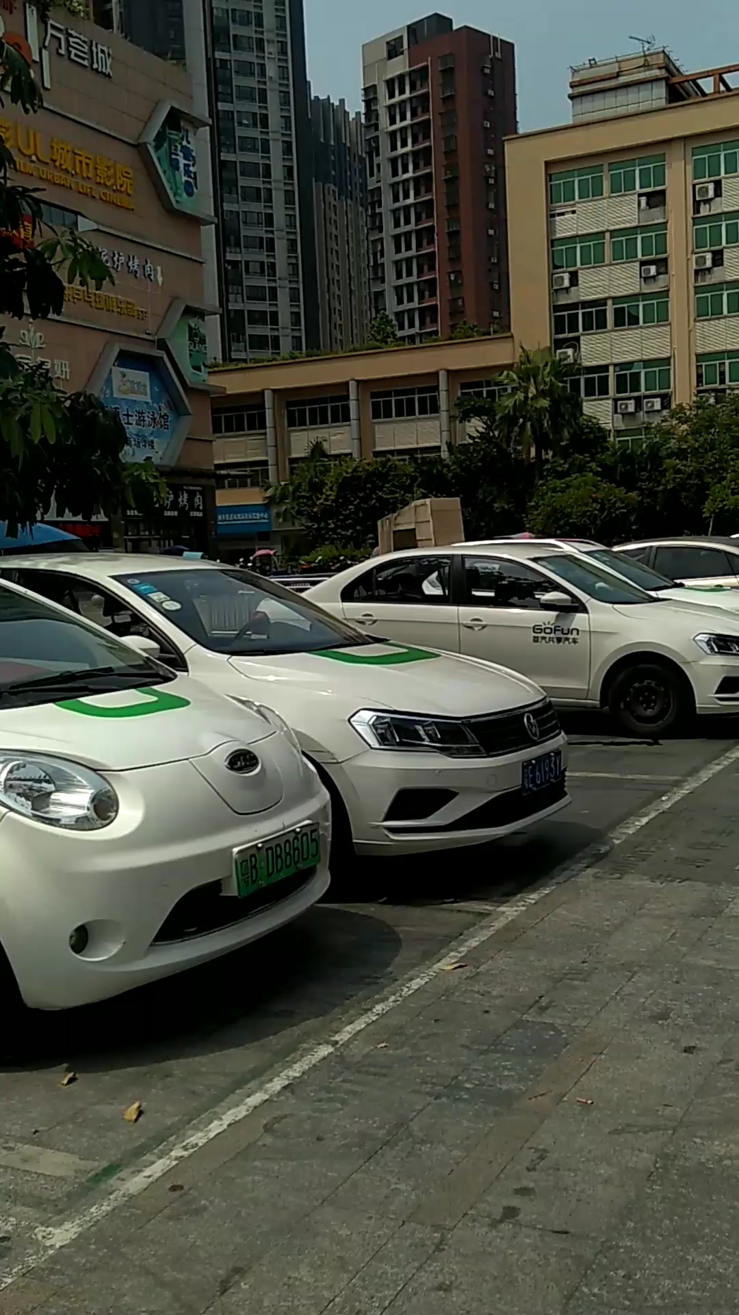 深圳共享汽车,不急买车的,可以去当练练车了