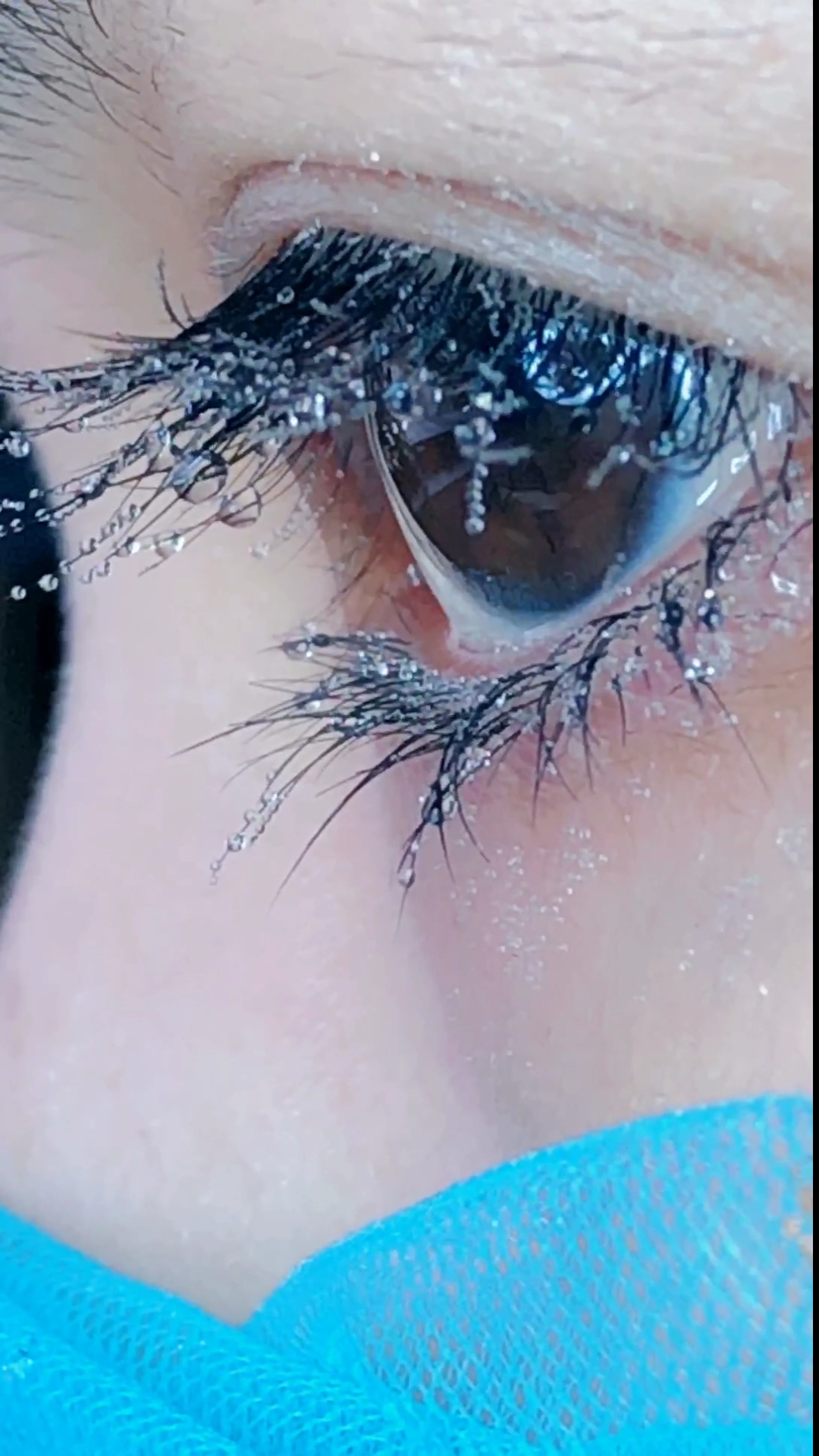 养出自己的长睫毛#这天真没法出门,睫毛都结冰了