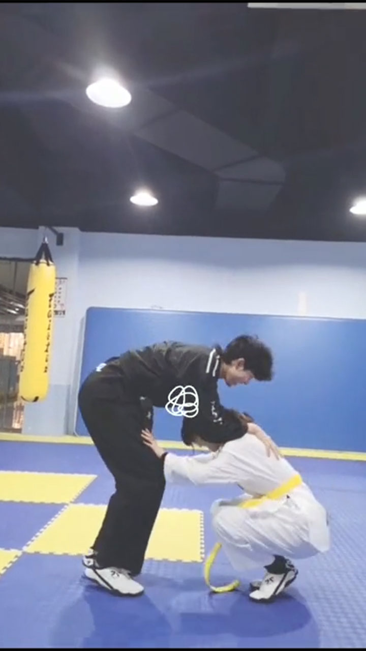 跆拳道情侣#这还是最开始的教练吗?新晋黄带!画风突然就不对了!