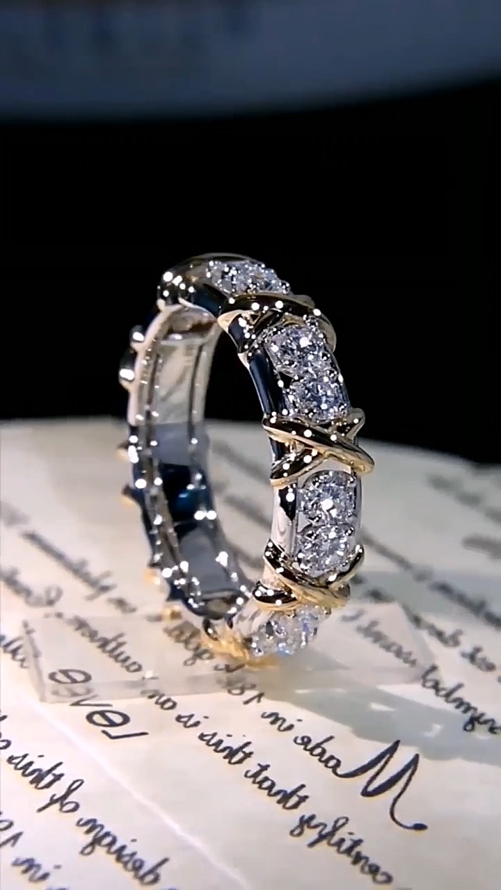 戒指代表爱你到心里,情愿为你的爱而受戒-度小视