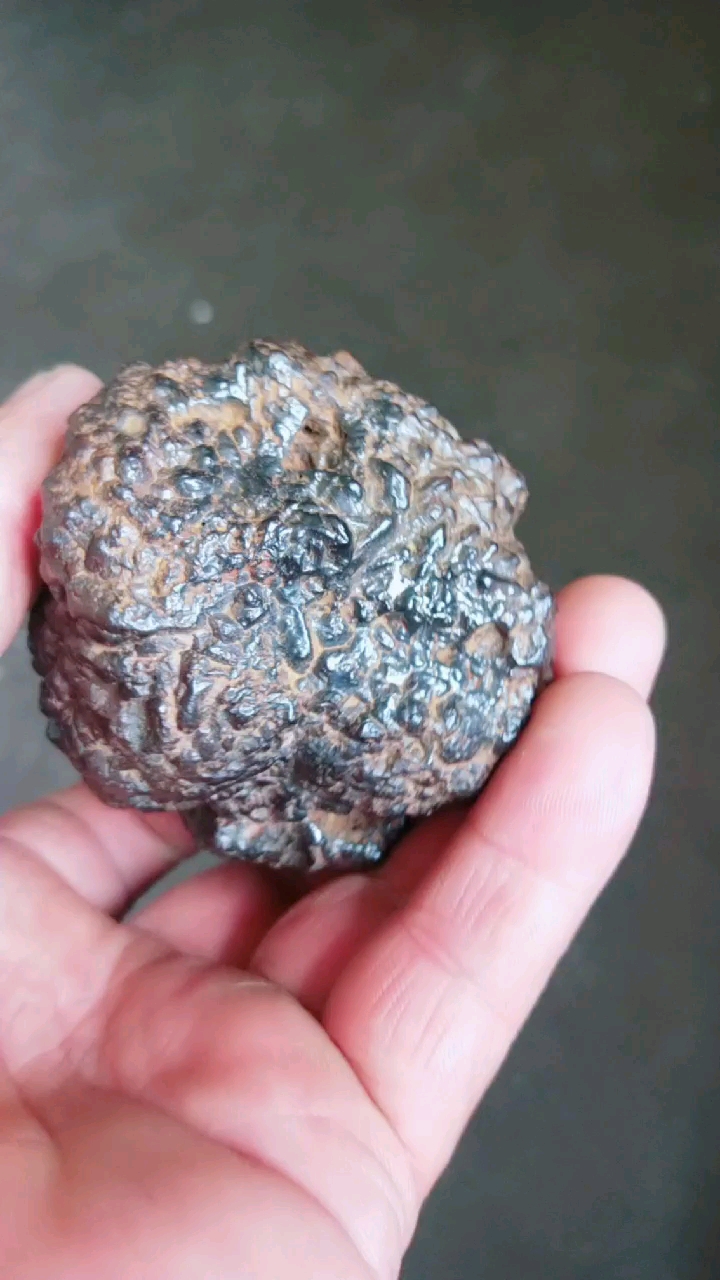 稀有金属石陨石手把件