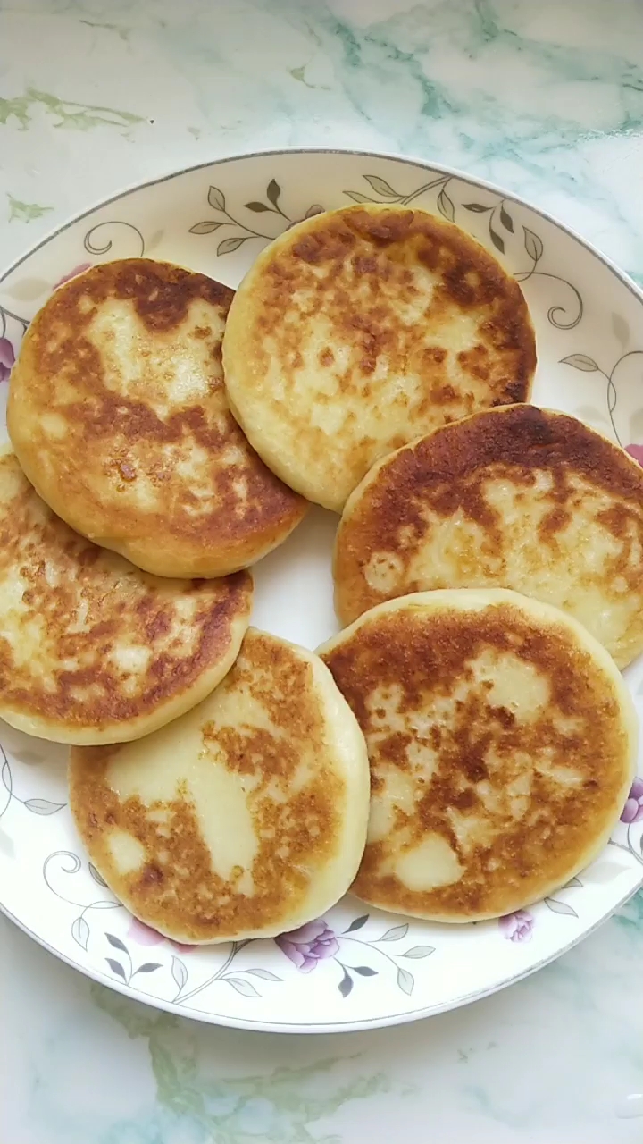 土豆鸡蛋糯米饼,打一个鸡蛋,不加水和面!一盘子不够吃
