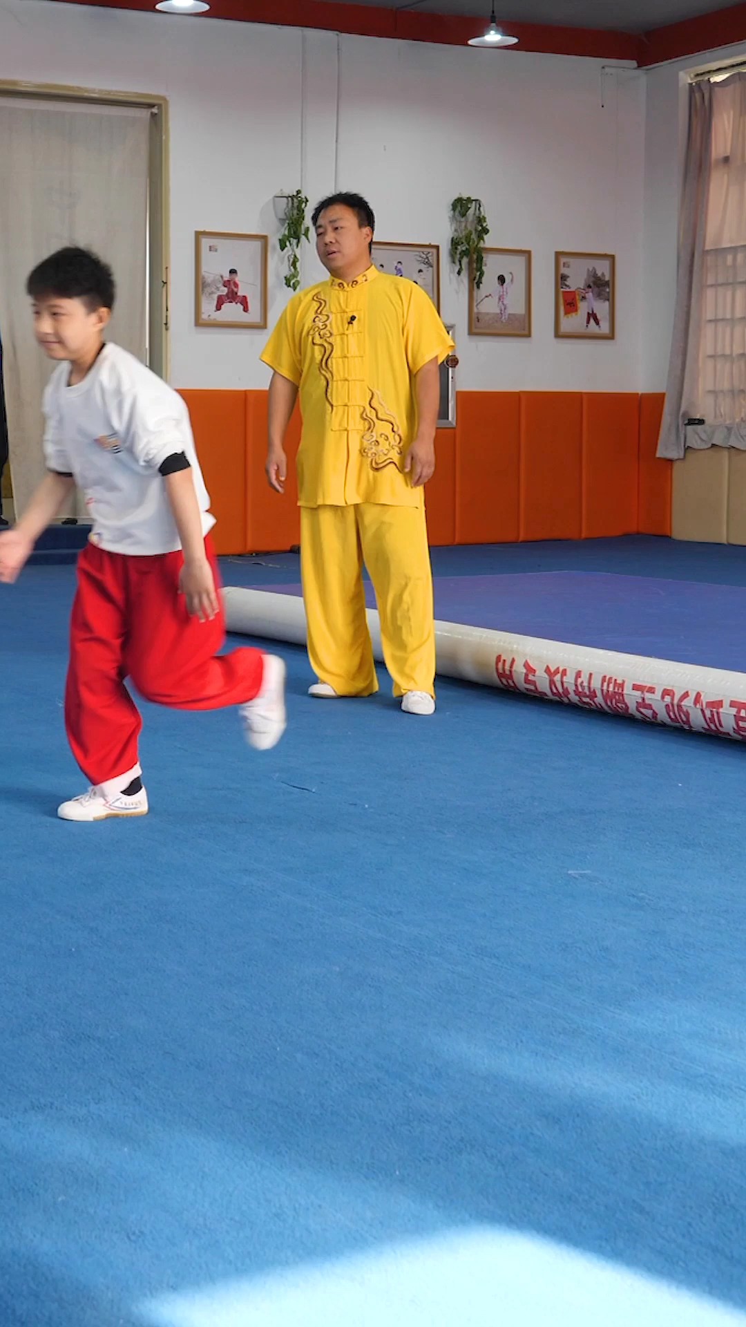 暮登武苑 男孩子能做到,女孩子也能做到.