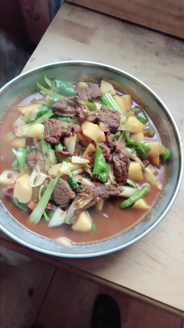 多么香的大盘牛肉.