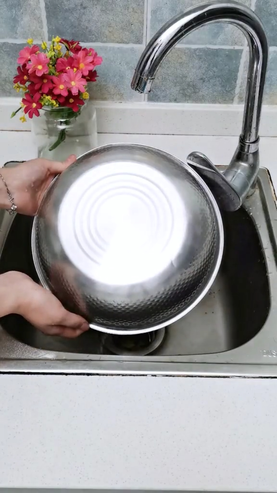 生活小妙招#如何清洗锅底