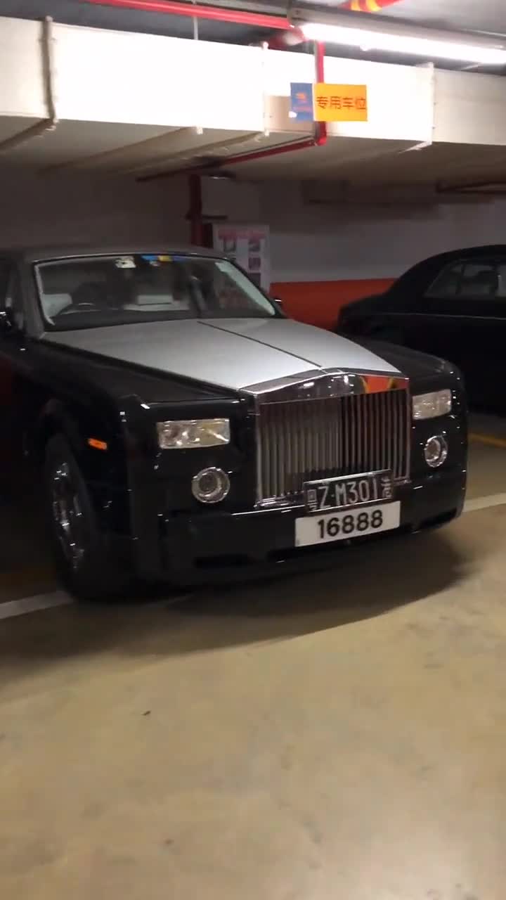 土豪私人车库展示,清一色劳斯莱斯,奔驰宝马都黯然失色!