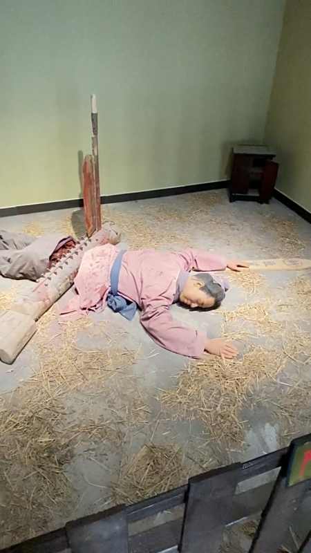 古代刑罚展览,腰斩,从腰部切成两段