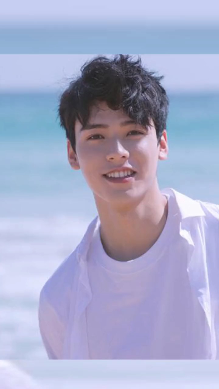 独竖一知##好知识 #事件观点 龚俊,爱笑的帅哥运气都不会太差