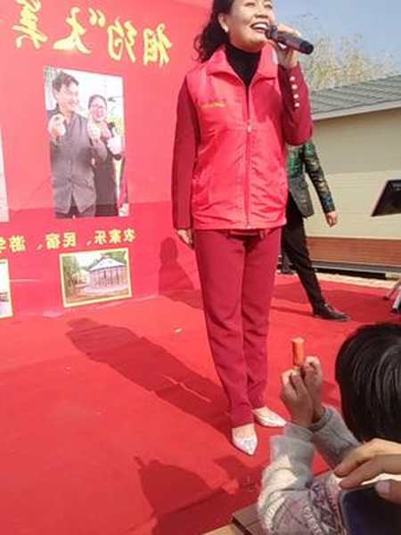 袁庆美女温柔似水浓眉大眼真漂亮