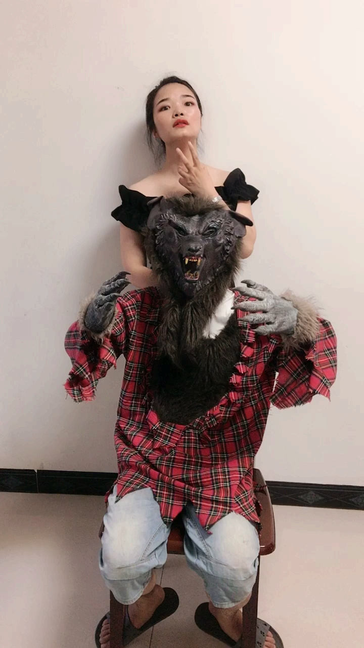 狼人女孩:第二集,关注我精彩看下集