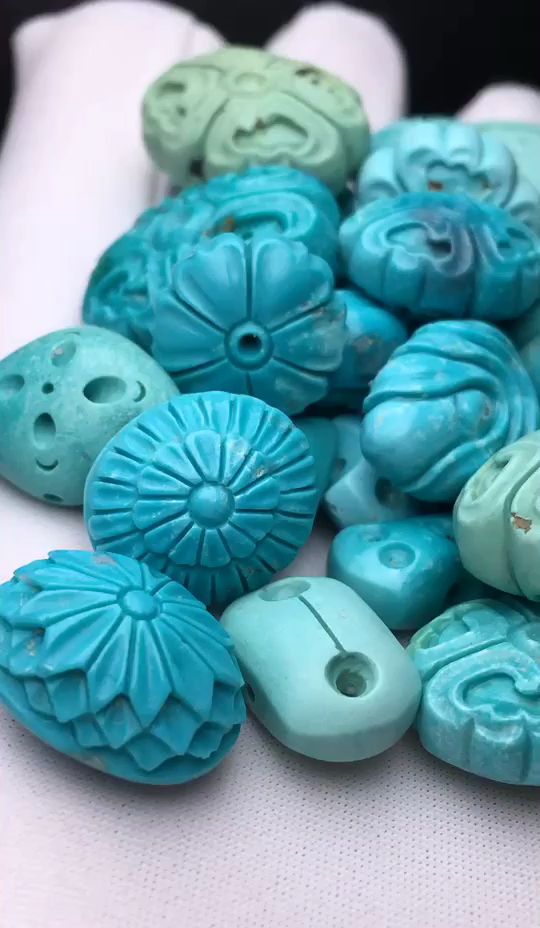 2019,立个新年flag#原矿绿松石小雕件请欣赏