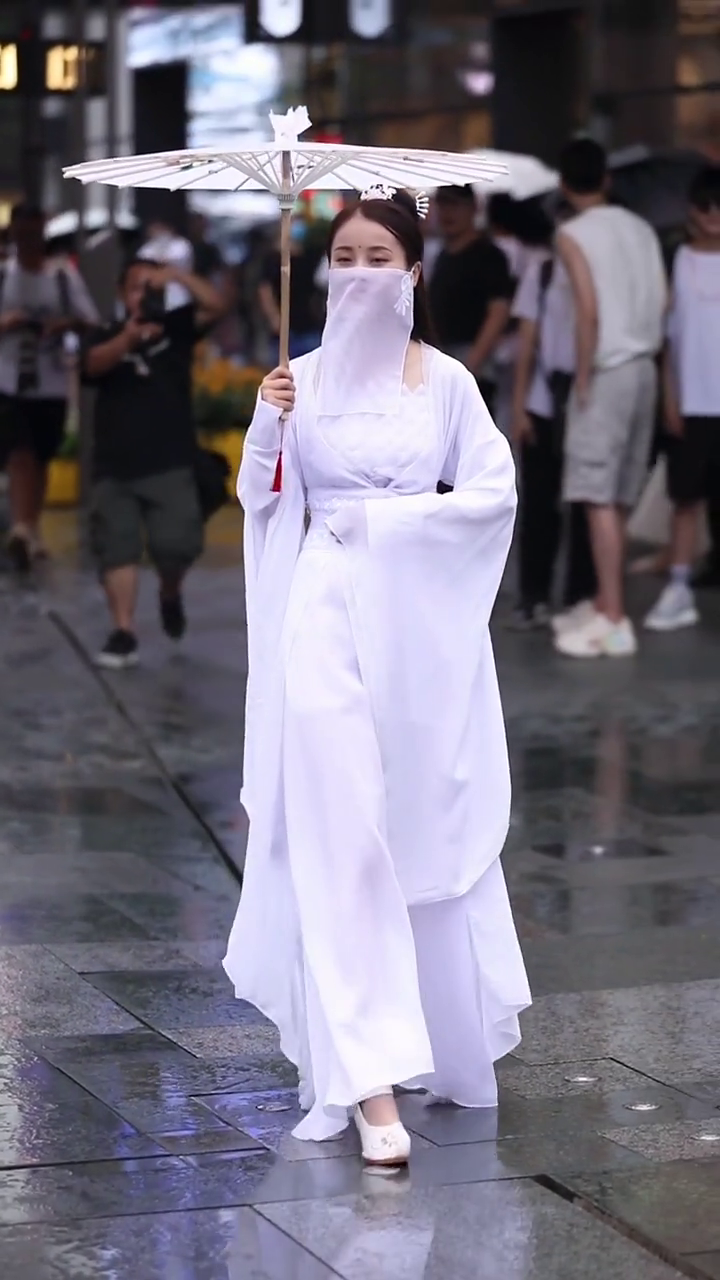 穿汉服出街惊呆路人汉服出行最美街拍街拍