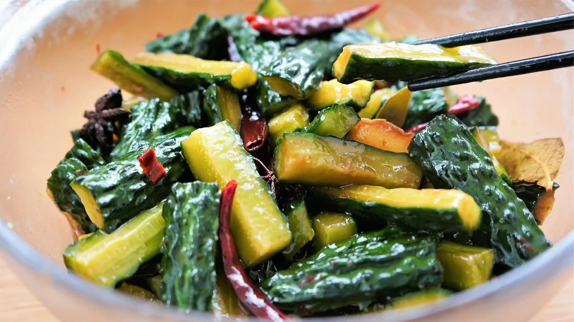 轻知计划#【酸辣酱黄瓜】绝对的开胃下饭菜,夏天餐桌常备