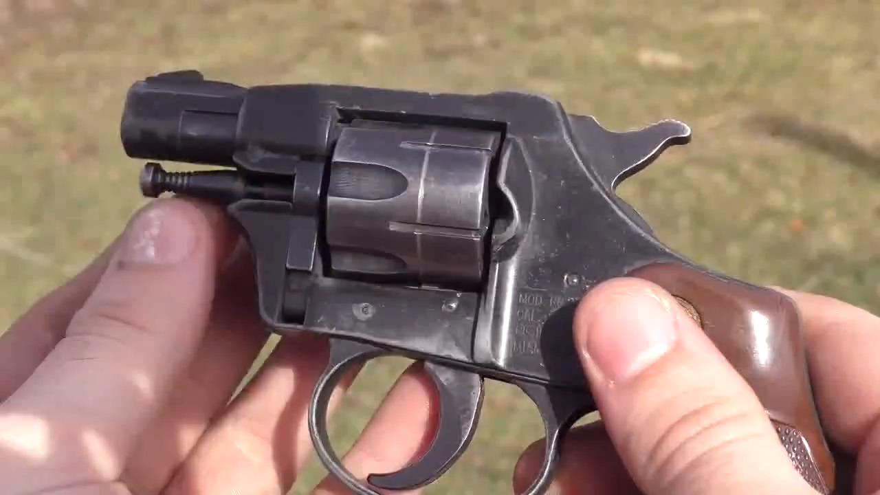 发射.22lr小口径弹药的左轮手枪,靶场射击测试,不卡壳却能哑火-度小视